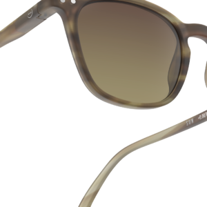 Izipizi-naocare-za-odrasle-e-smoky-brown-mini-mondo-3